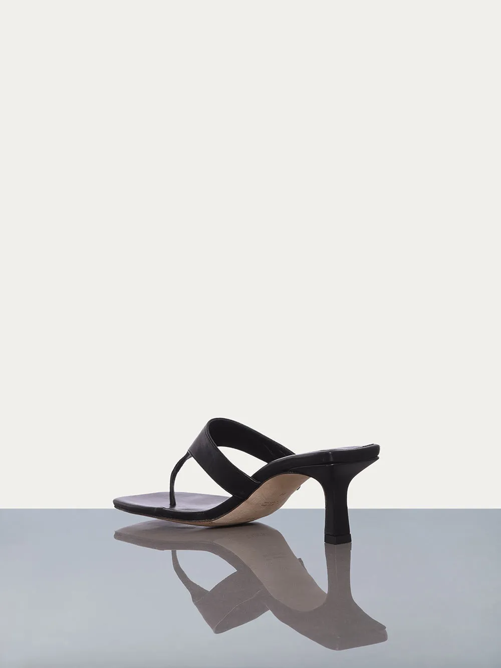 Le Casimere Thong Sandal -- Noir